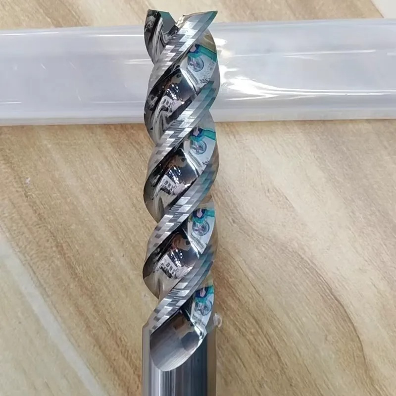 Fresa a 3 taglienti con elevat - End Mill recensione e prezzo